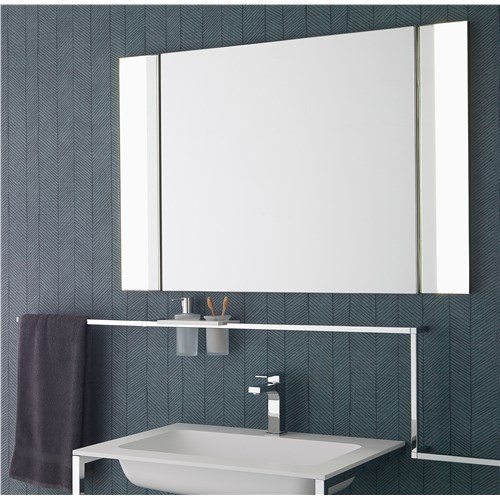 Specchio con luce orientabile -trittico