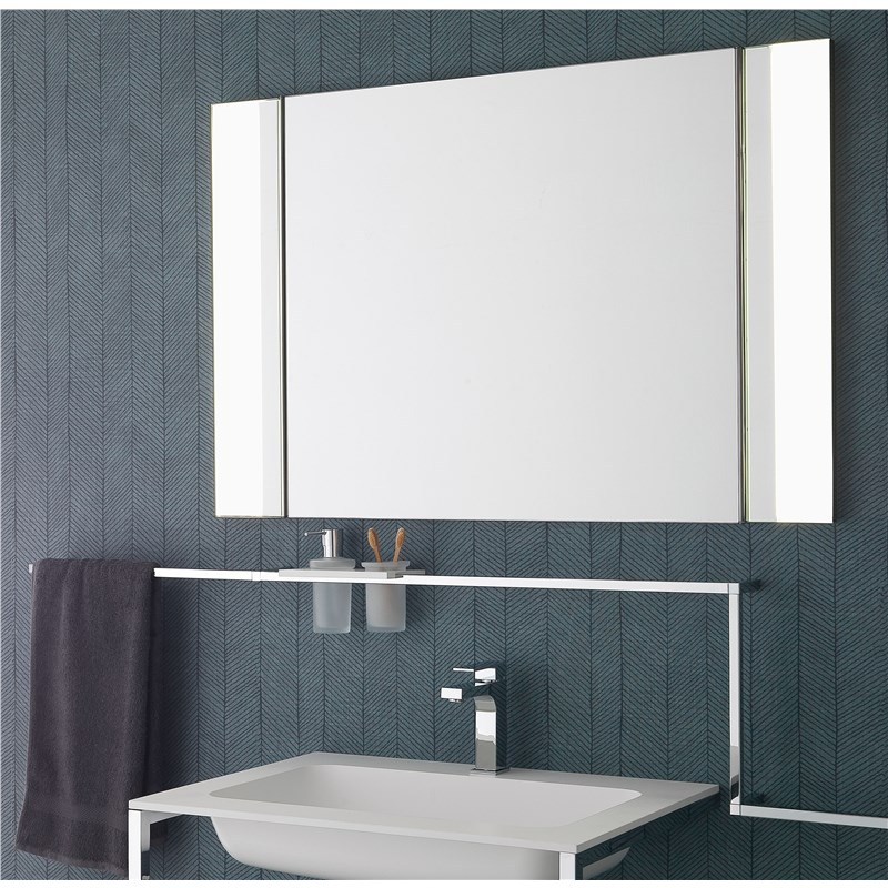 Specchio con luce orientabile -trittico