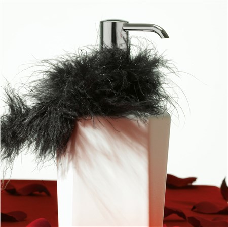 Perché scegliere accessori bagno in ceramica per ambienti classici?