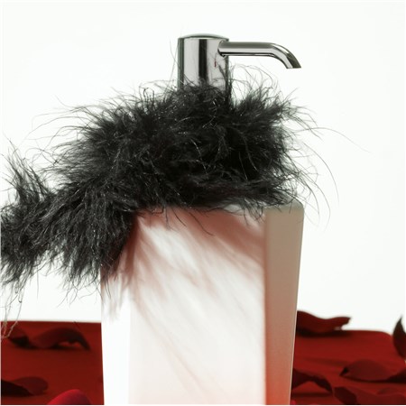 Perché scegliere accessori bagno in ceramica per ambienti classici?