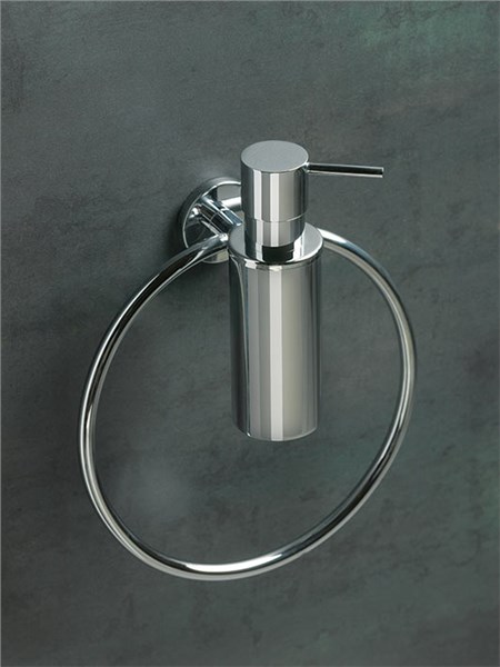 Un mix perfetto accende atmosfere speciali nel bagno Medea