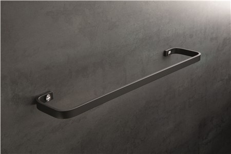 Ceramica e ottone arredano il bagno Mizar